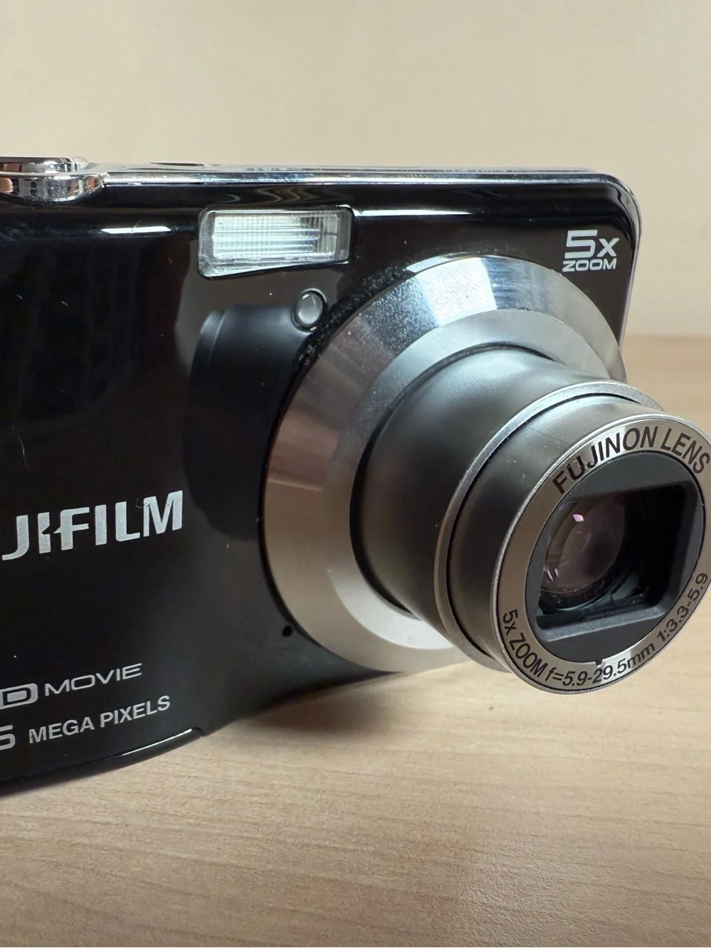 FujiFilm FinePix AX655 16MP Digital Point and Shoot Camera w/5x Optical Zoom
